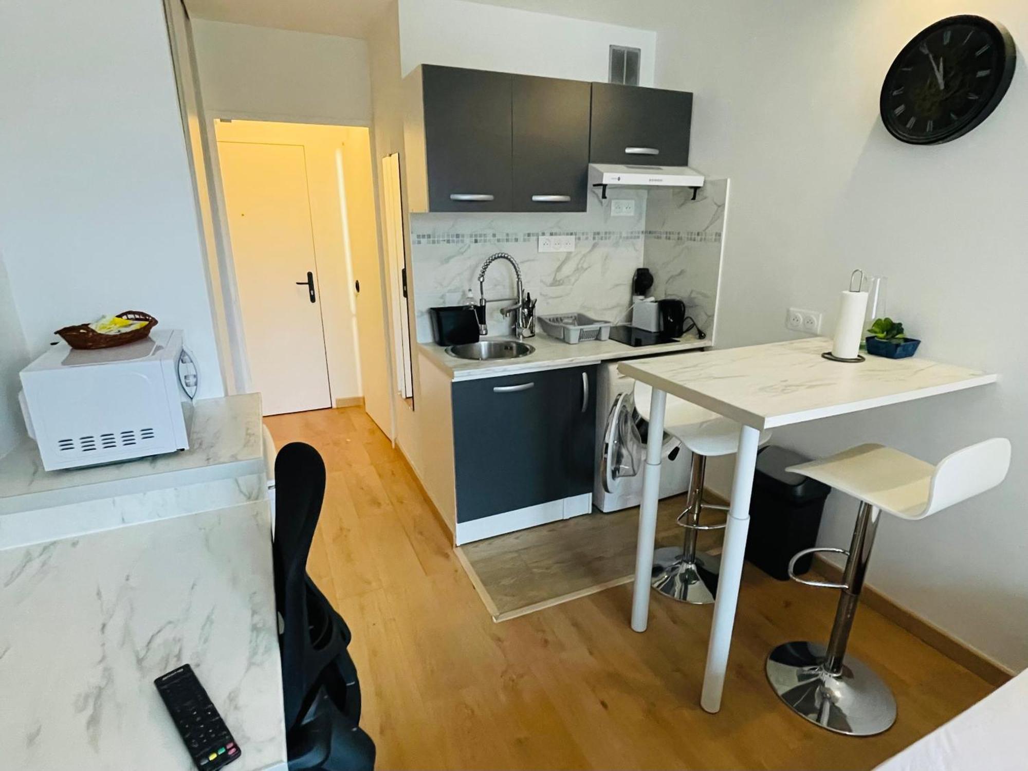Exclusive Private Apartment By Warilco - Pleyel 25 M2 - A 1 Minute De La Station Metro Carrefour Pleyel Saint-Denis  Exterior photo